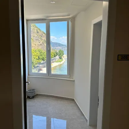 Demoli Hotel