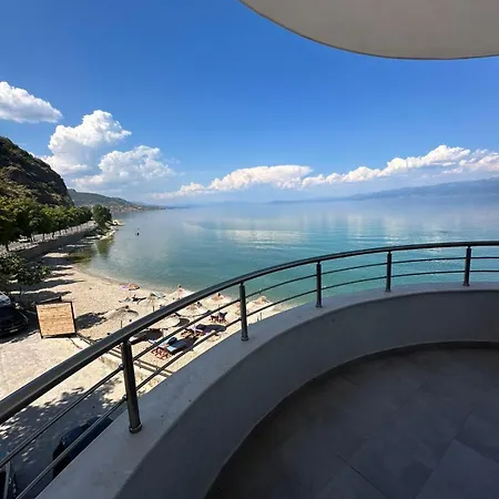 Demoli Hotel *