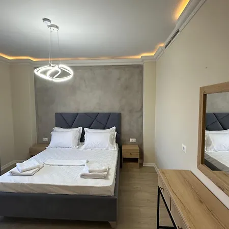 Demoli ホテル ポグラデツ