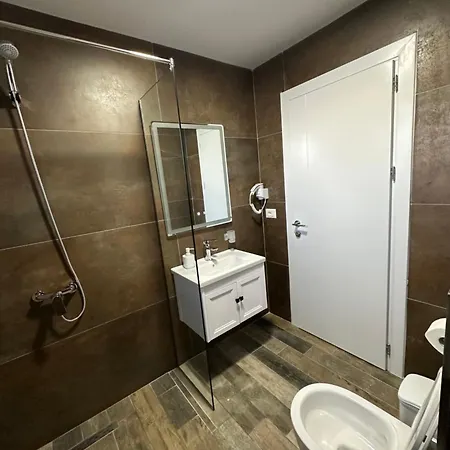 Demoli Hotel *