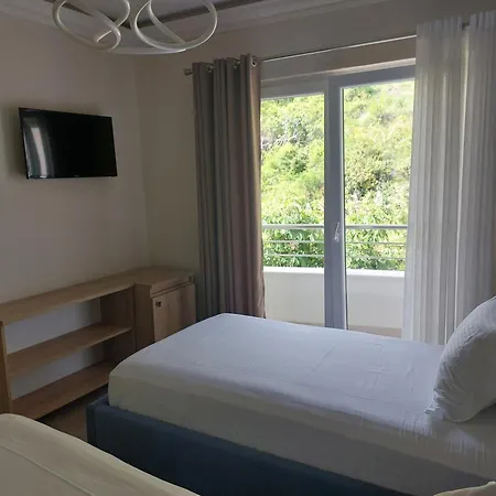 Demoli Hotel