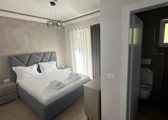 Hotel Demoli