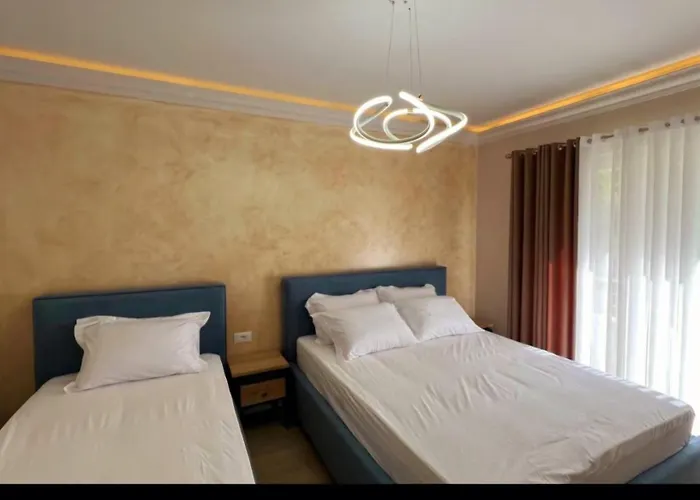 Demoli Hotel *