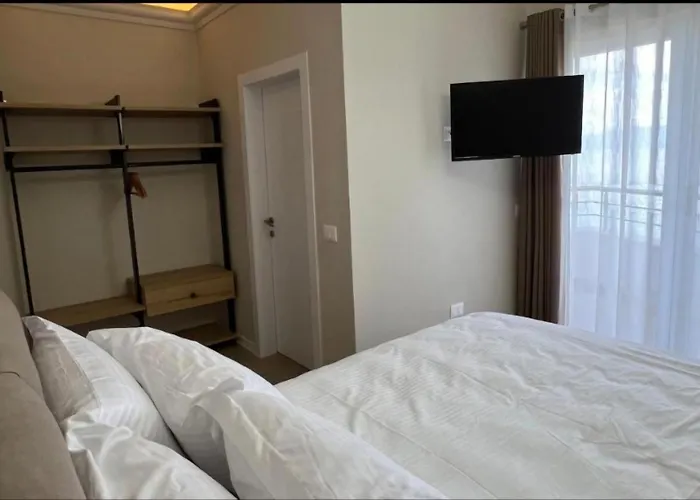 Hotel Demoli