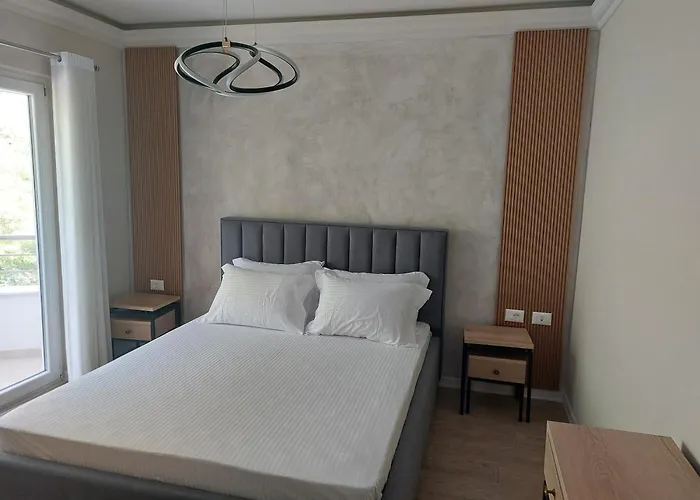 Hotel Demoli
