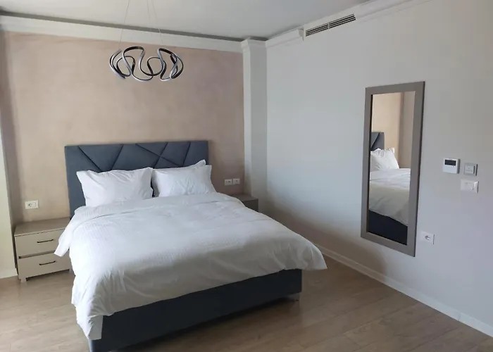 Demoli Hotel *