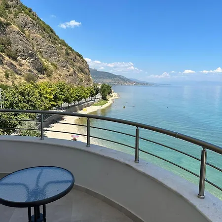 Demoli Hotel